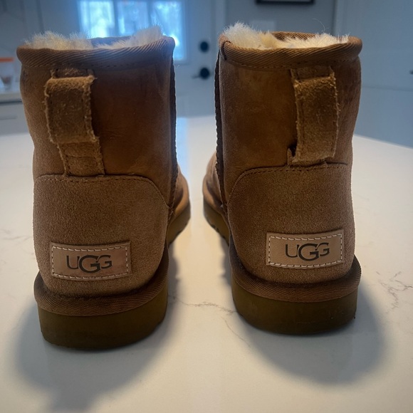 Women’s UGG boots size 7 Chestnut - Picture 3 of 9
